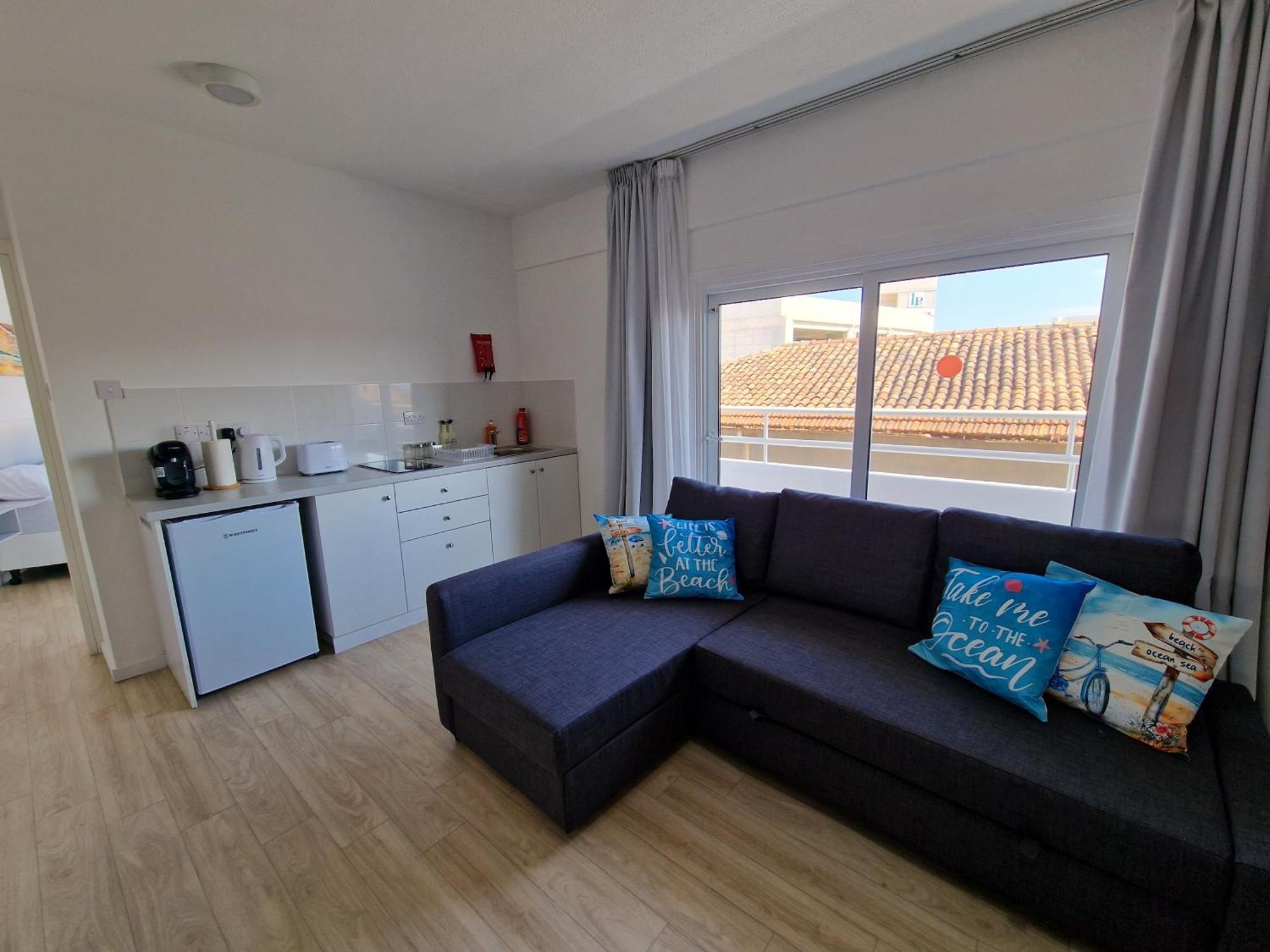 Kitieos Central Apts 100M From Finikoudes Beach Larnaca Exteriér fotografie