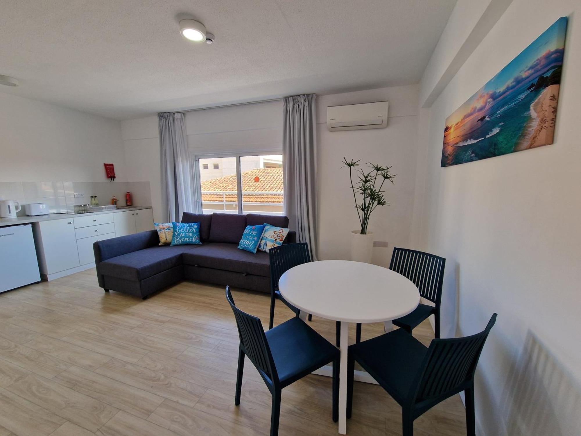 Kitieos Central Apts 100M From Finikoudes Beach Larnaca Exteriér fotografie